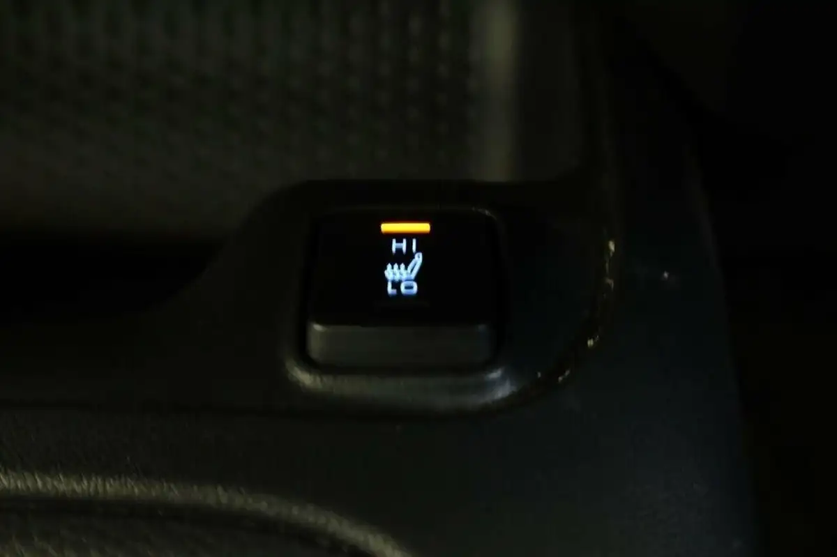 2021-toyota-corolla-18-vvt-i-icon-tech-spare-wheel-hatchback-5d-big-23