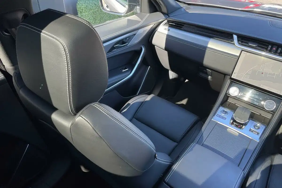 2024-jaguar-f-pace-20-p400e-r-dynamic-se-black-big-39