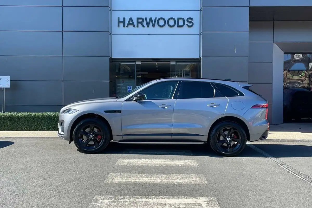 2024-jaguar-f-pace-20-p400e-r-dynamic-se-black-big-15