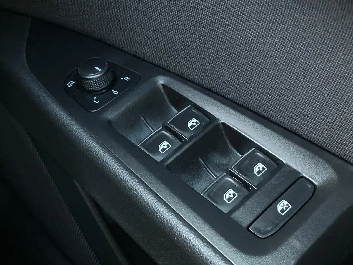 2017-seat-leon-20tdi-fr-technology-150ps-estate-5d-big-20