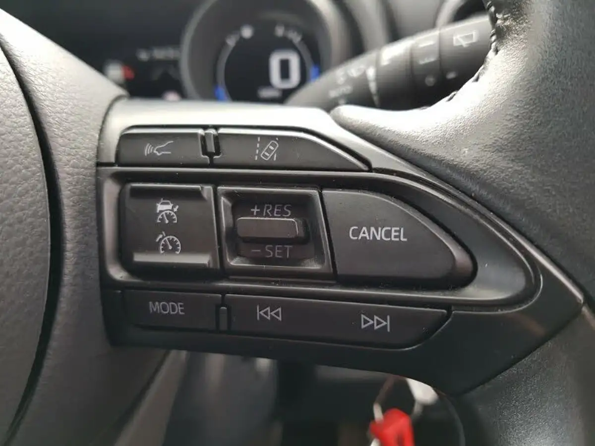 2022-toyota-yaris-15-vvt-i-design-big-13