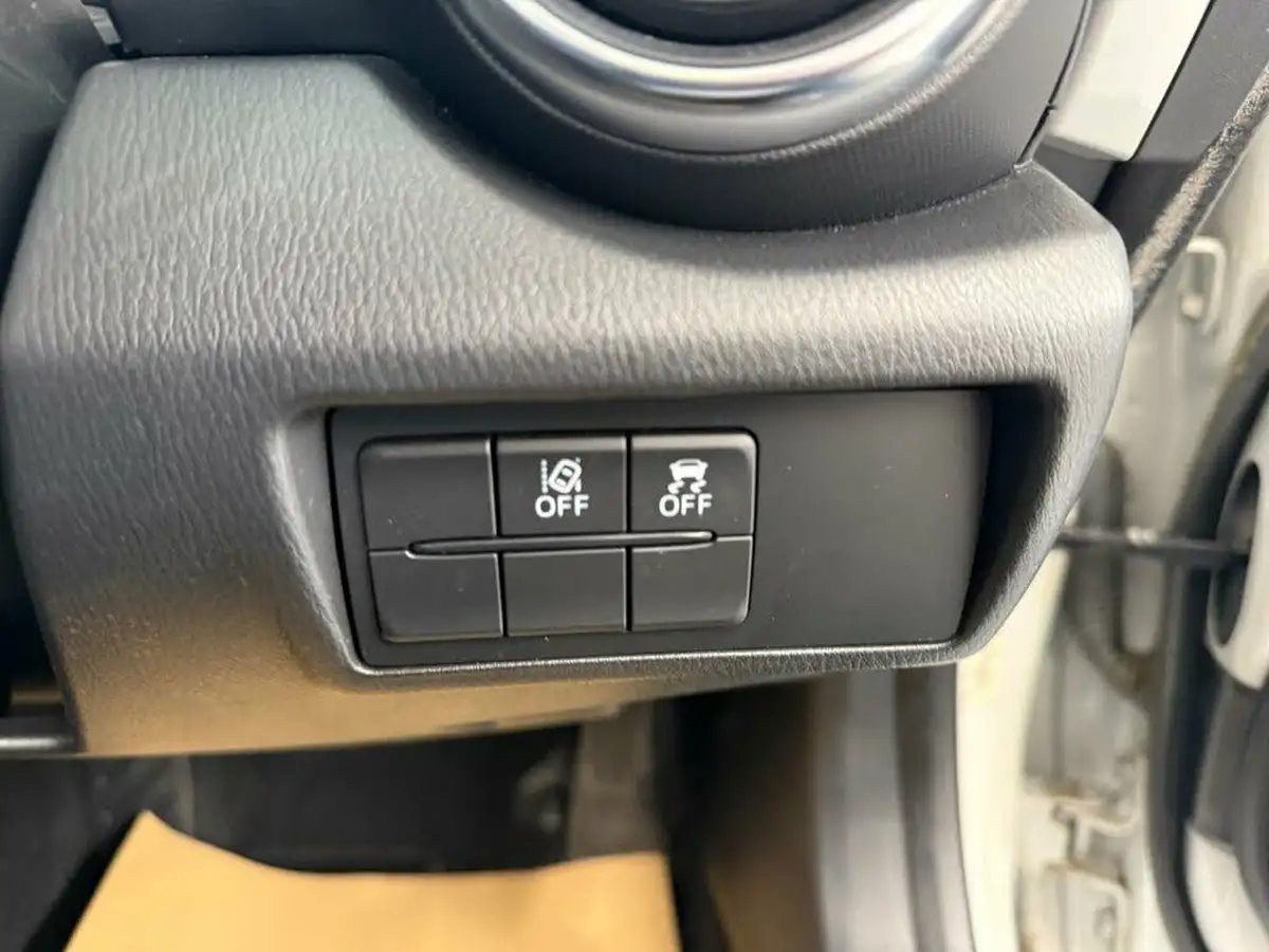 2018-mazda-mx-5-15-sport-nav-rf-big-30