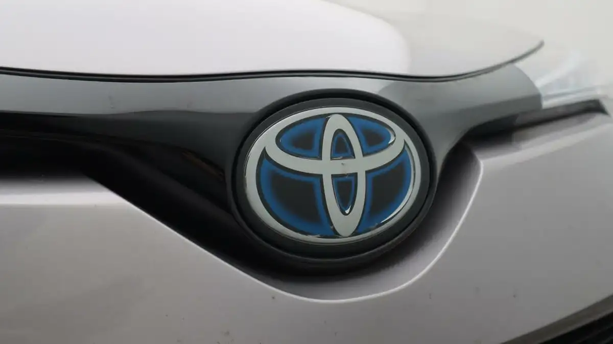 2019-toyota-c-hr-18-vvt-i-design-big-23