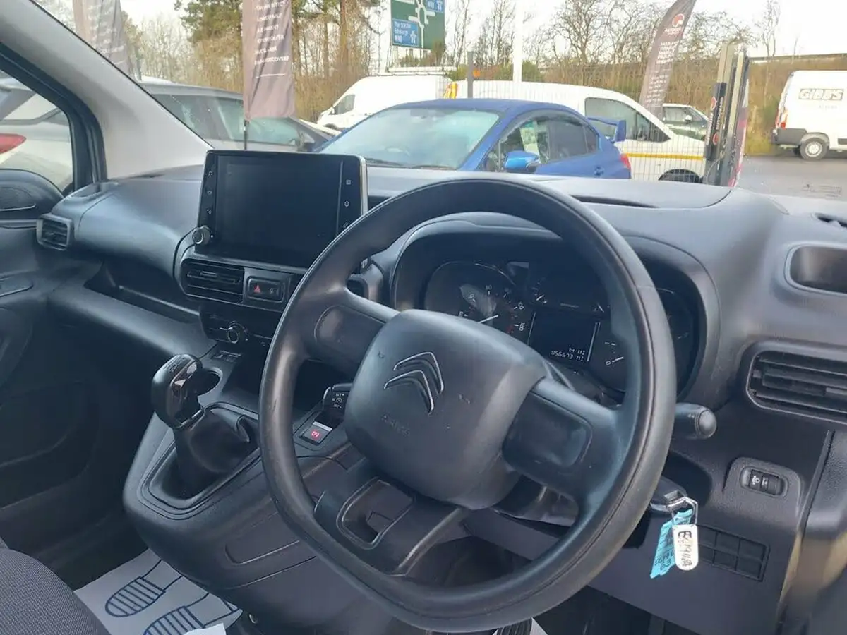 2019-citroen-berlingo-15bluehdi-1000-enterprise-100pseu6dt-e-panel-big-16