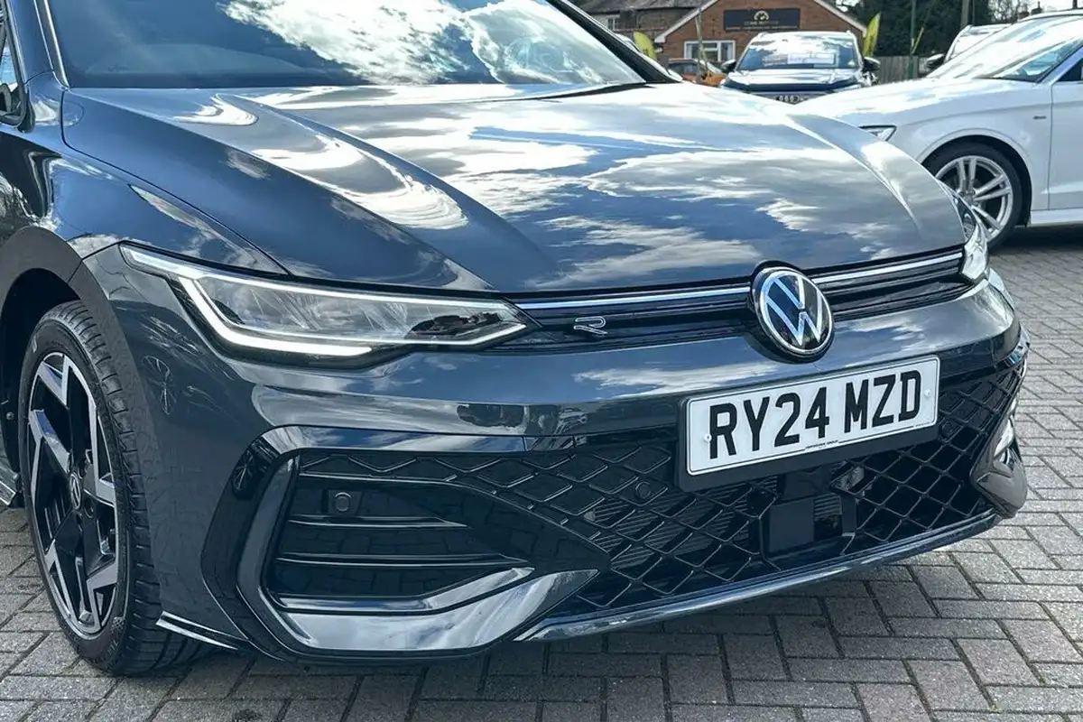 2024-volkswagen-golf-15-tsi-r-line-150ps-hatchback-big-43