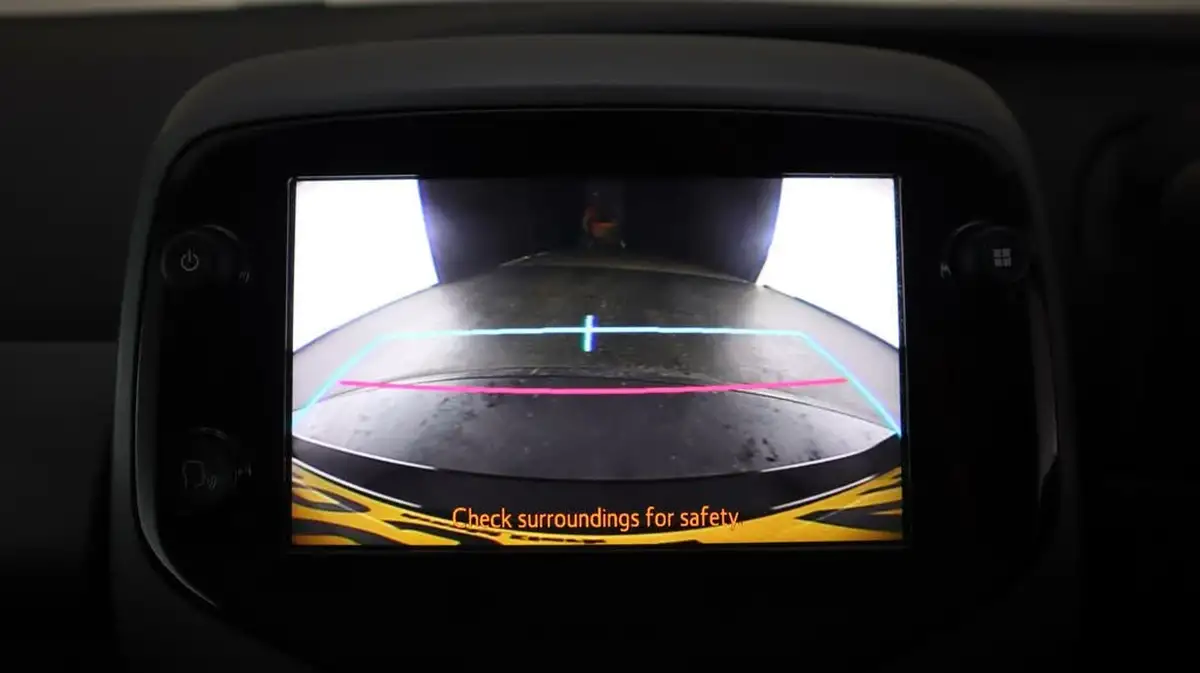 2019-toyota-aygo-10-vvt-i-x-play-tss-x-shift-big-23