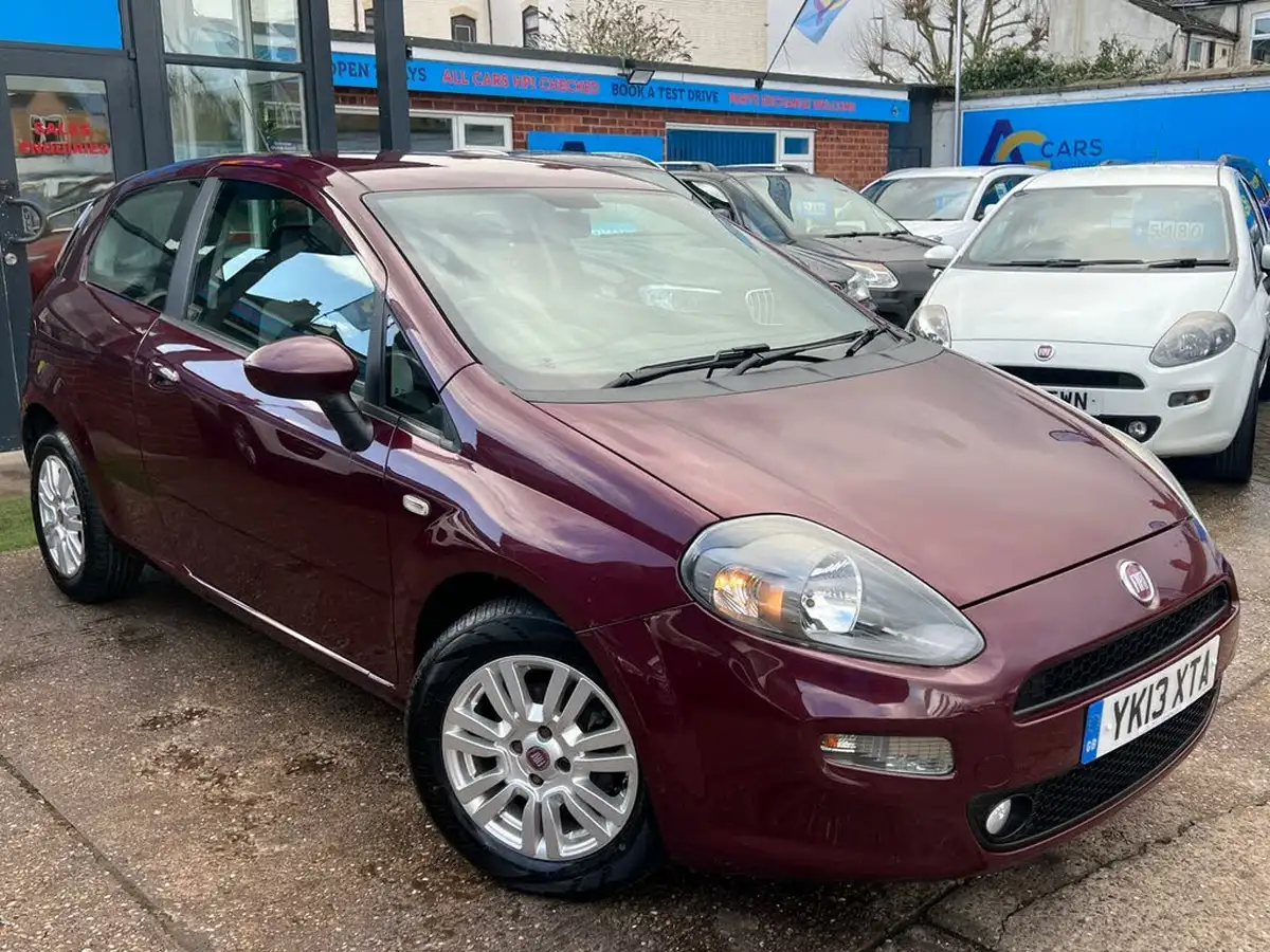 2013-fiat-punto-14-easy-8v-77bhp-brio-3d-big-40