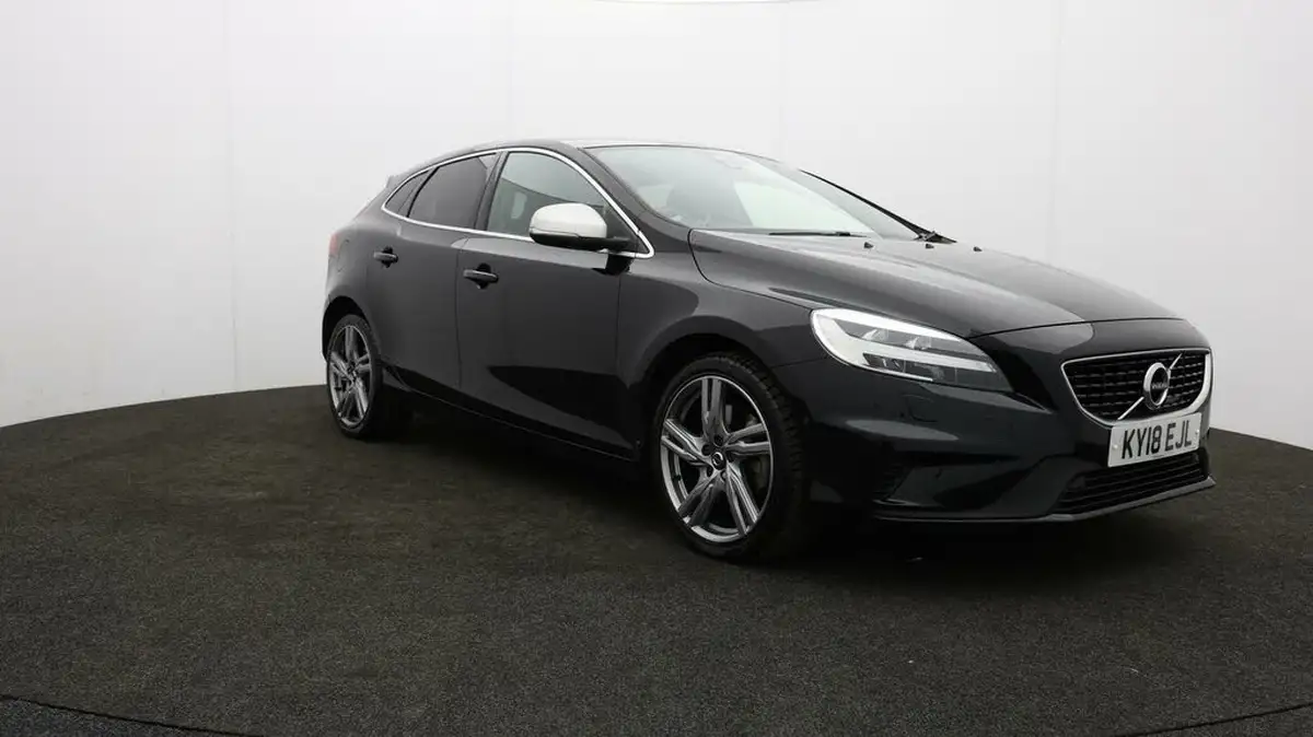 2018-volvo-v40-20td-d3-r-design-pro-big-40