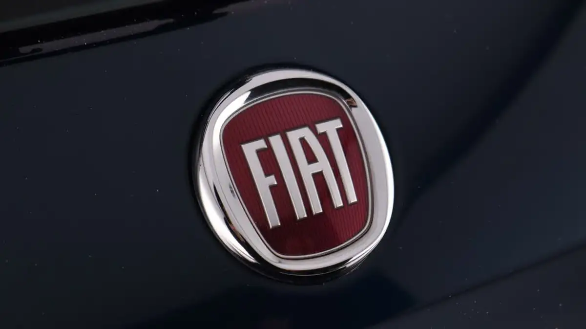 2020-fiat-500-10-lounge-big-19