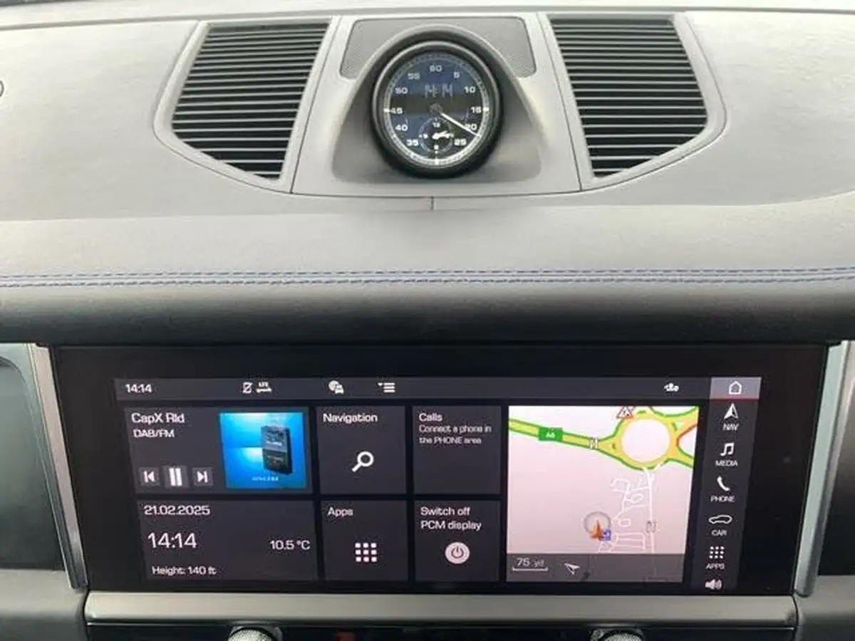 2023-porsche-macan-20-big-31