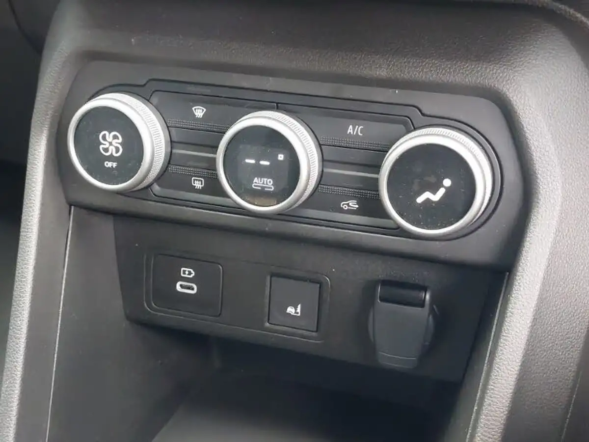 2024-dacia-jogger-16-tce-extreme-big-15