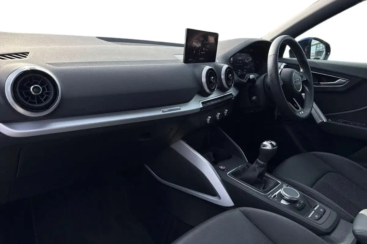 2024-audi-q2-10-30-tfsi-s-line-110ps-big-14