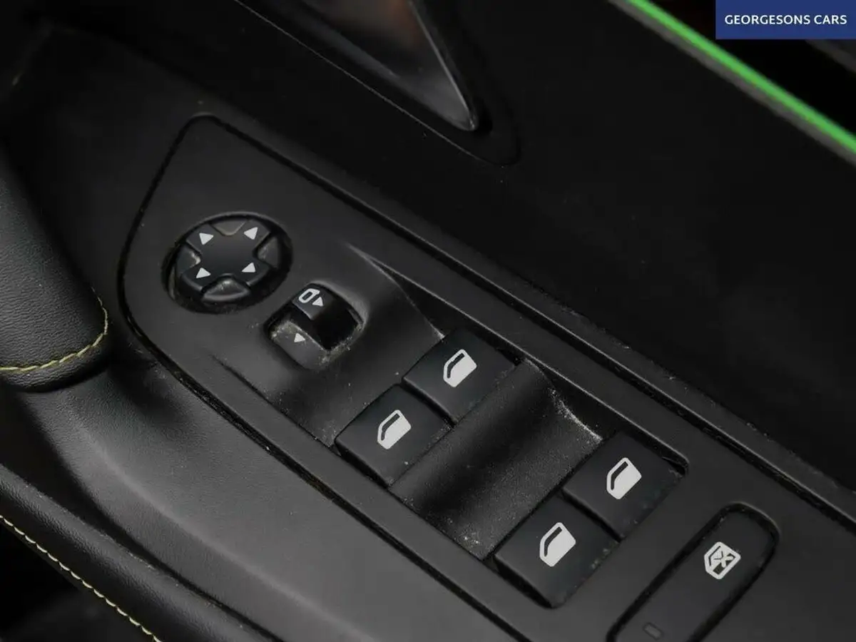 2021-peugeot-2008-suv-e-gt-premium-big-25