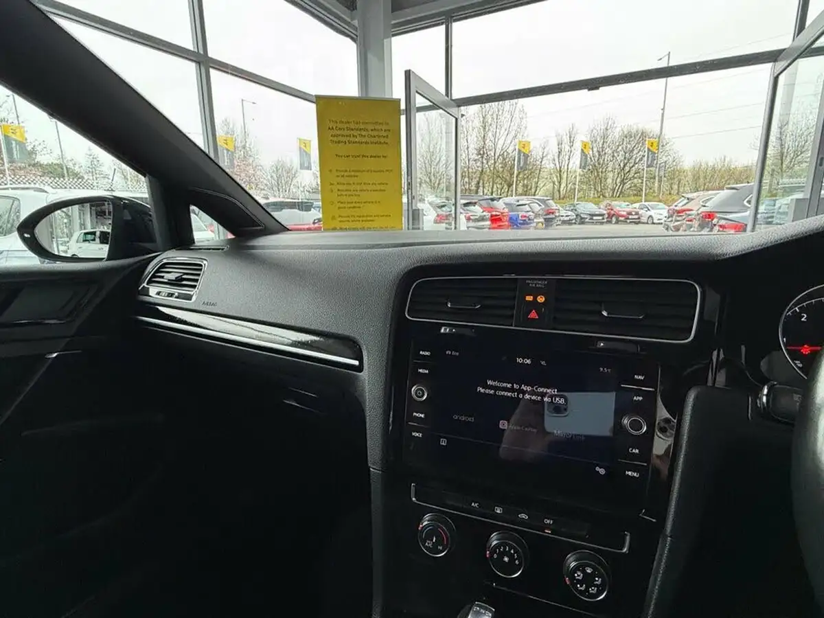 2019-volkswagen-golf-20tdi-r-line-5d-dsg-big-15