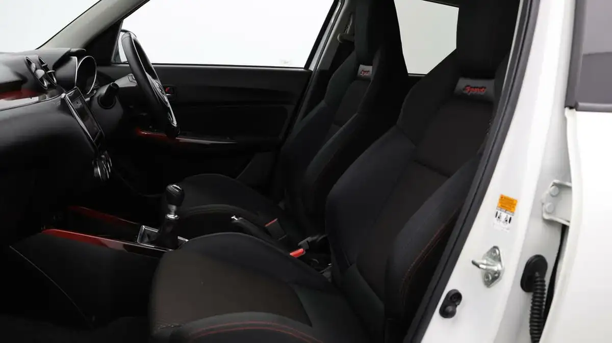 2019-suzuki-swift-14-boosterjet-sport-big-13