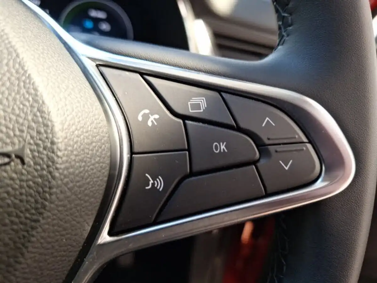 2024-renault-captur-16-techno-160ps-plug-in-big-16