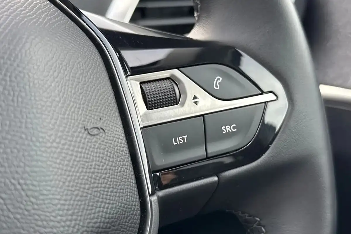2021-peugeot-3008-suv-12-puretech-allure-premium-big-28