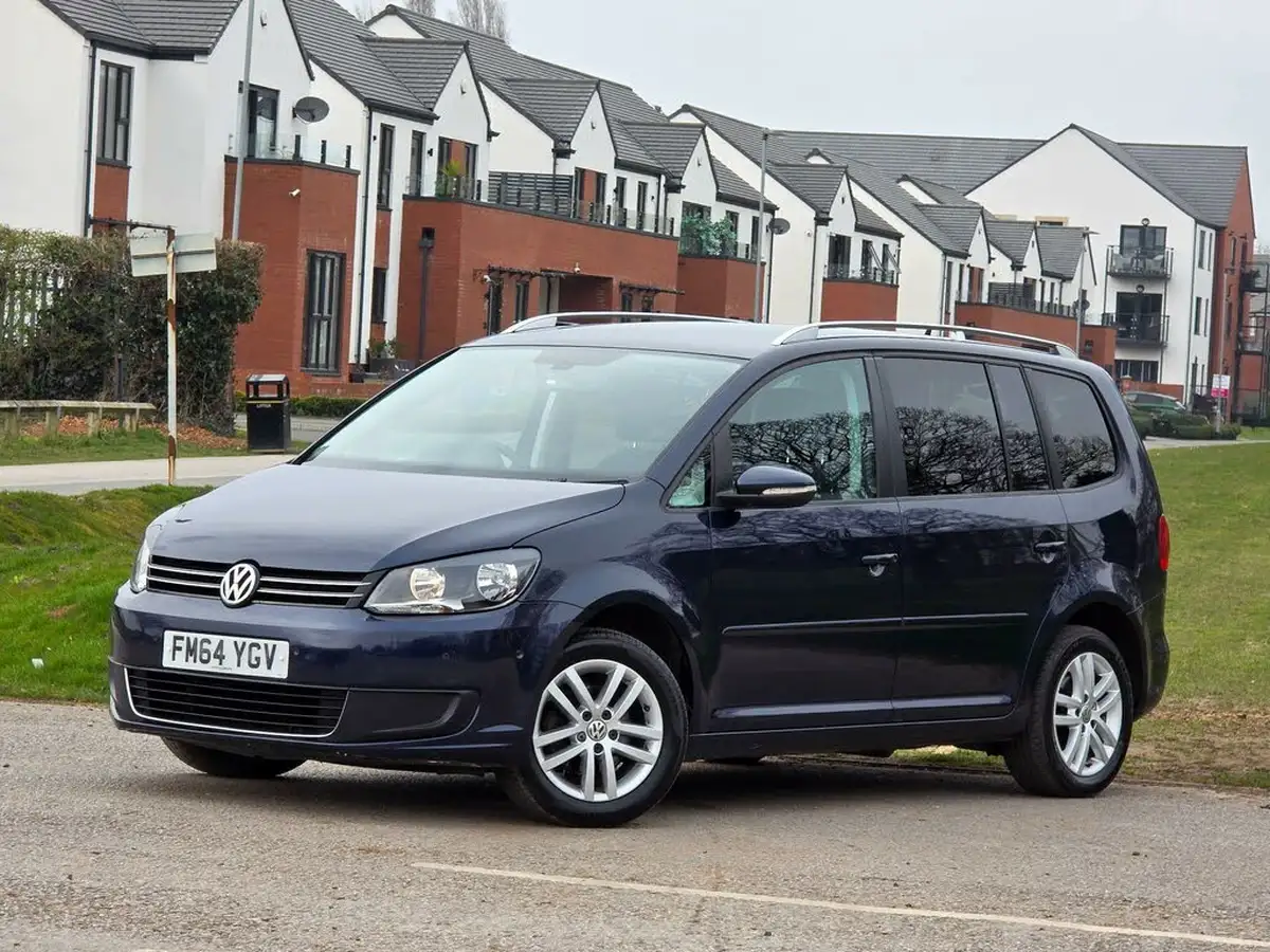2015-volkswagen-touran-16td-se-big-2