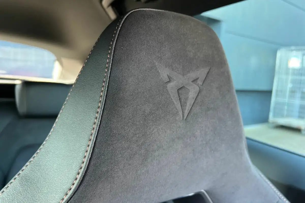 2025-cupra-formentor-15-e-hybrid-v2-big-39