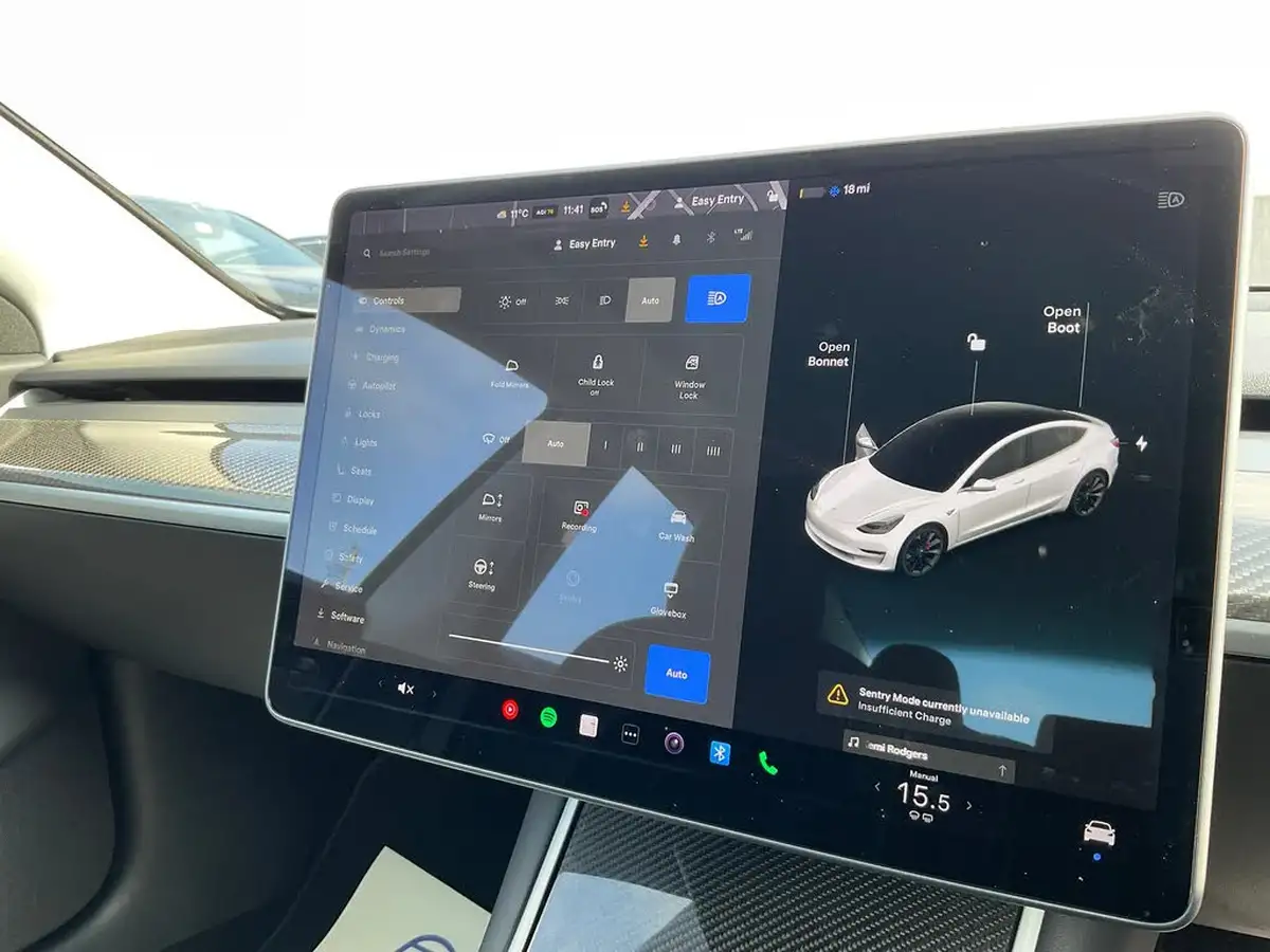 2020-tesla-model-3-e-performance-big-25
