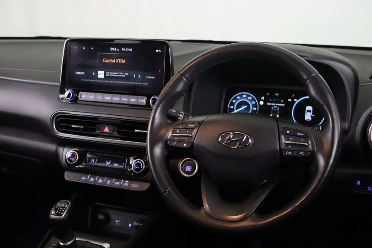 2021-hyundai-kona-10-t-gdi-premium-48-volt-mhev-big-13