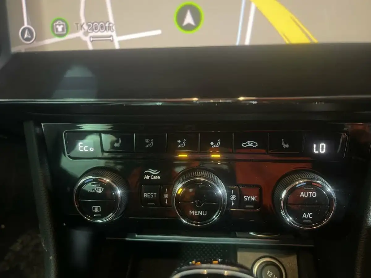 2022-skoda-superb-14-tsi-se-technology-218ps-hatchback-big-28