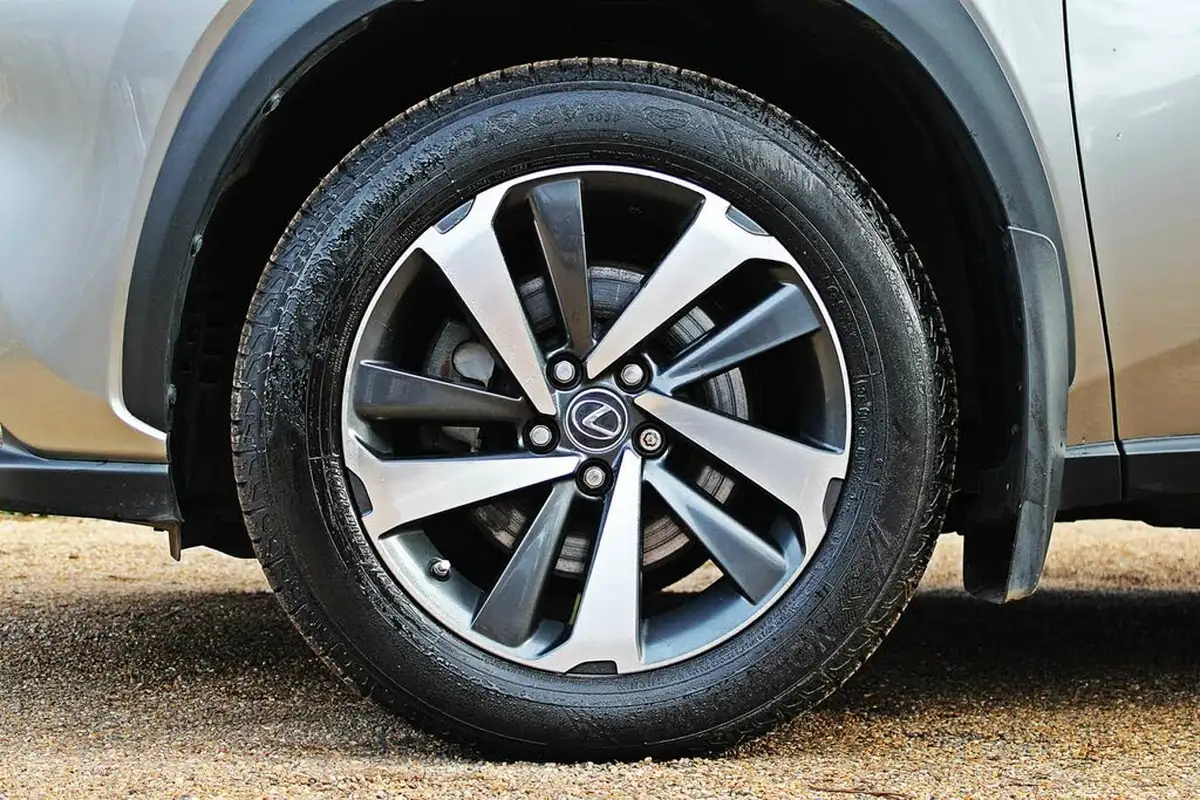 2019-lexus-nx-300h-25-takumi-sunroof-big-1