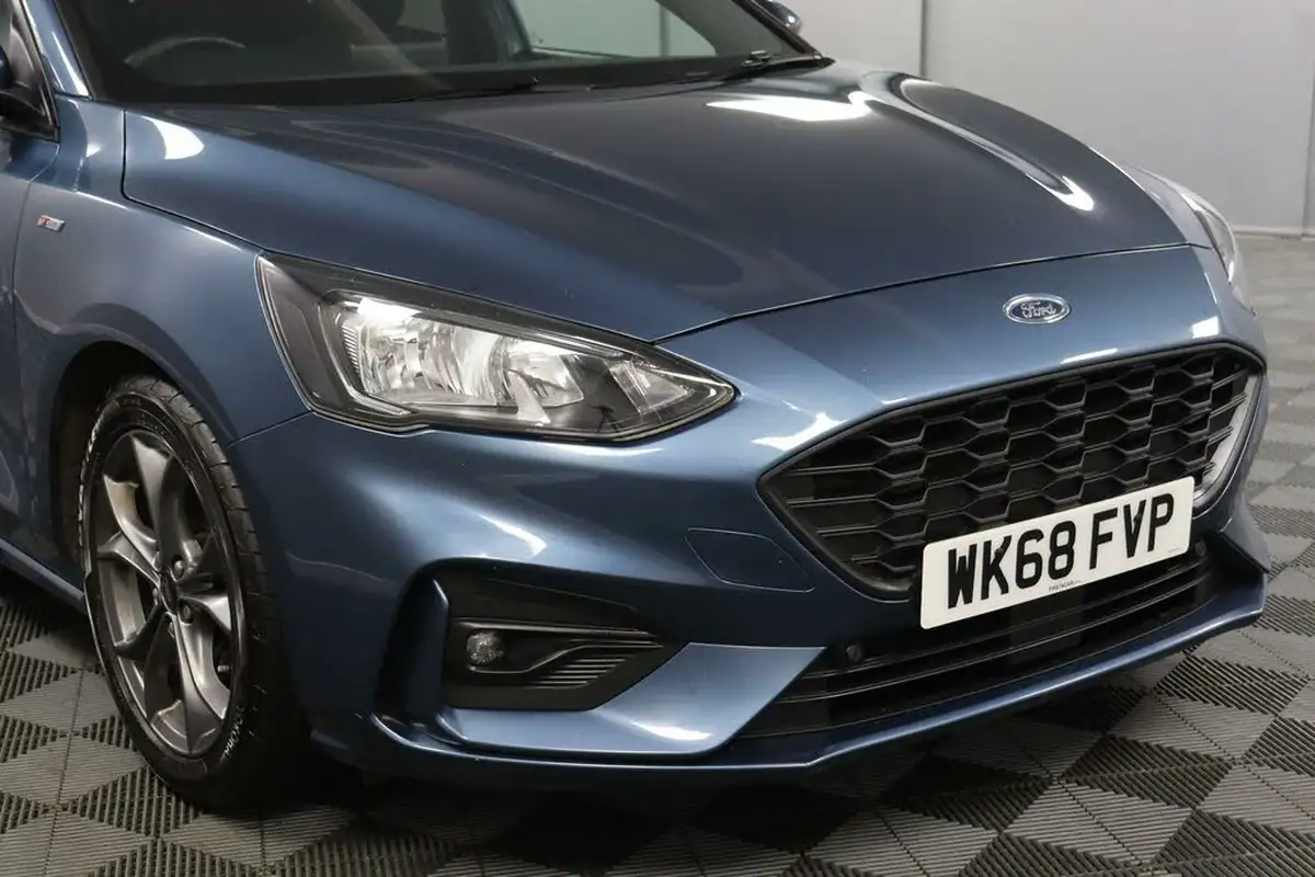 2018-ford-focus-10t-st-line-125ps-hatchback-big-19