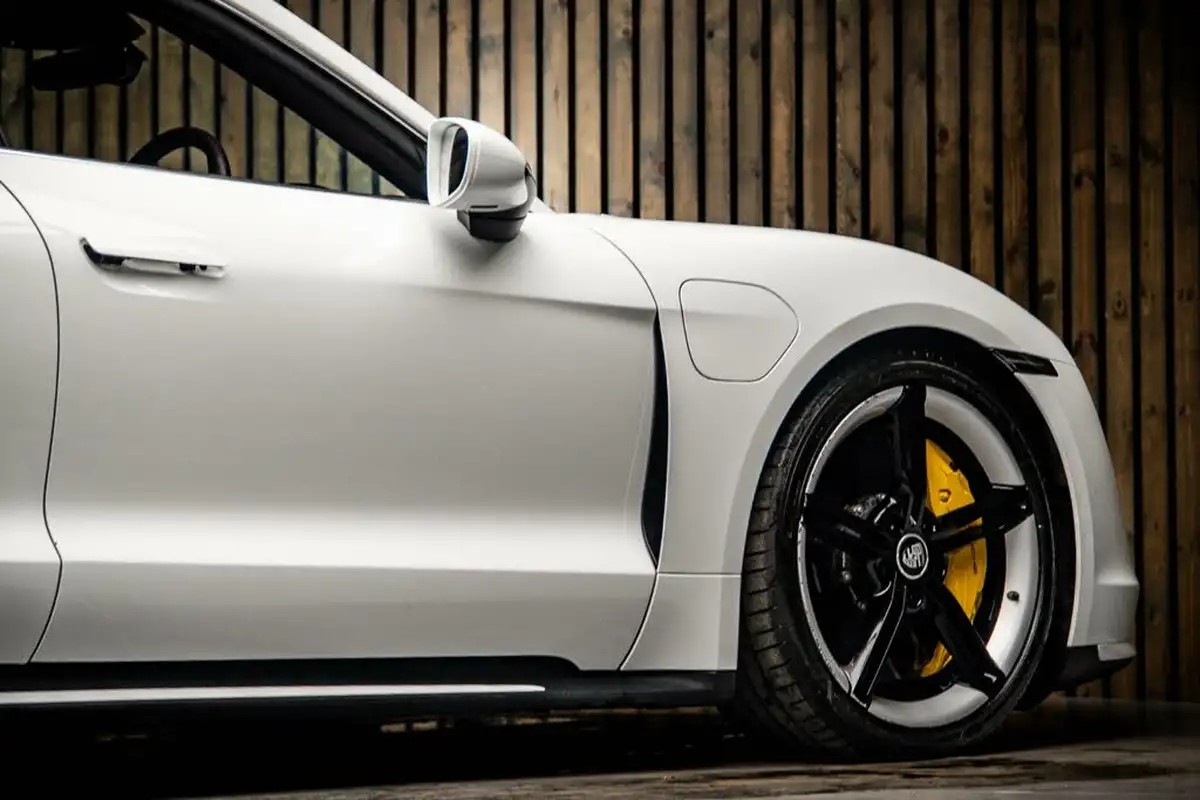 2021-porsche-taycan-e-turbo-performance-battery-plus-big-13