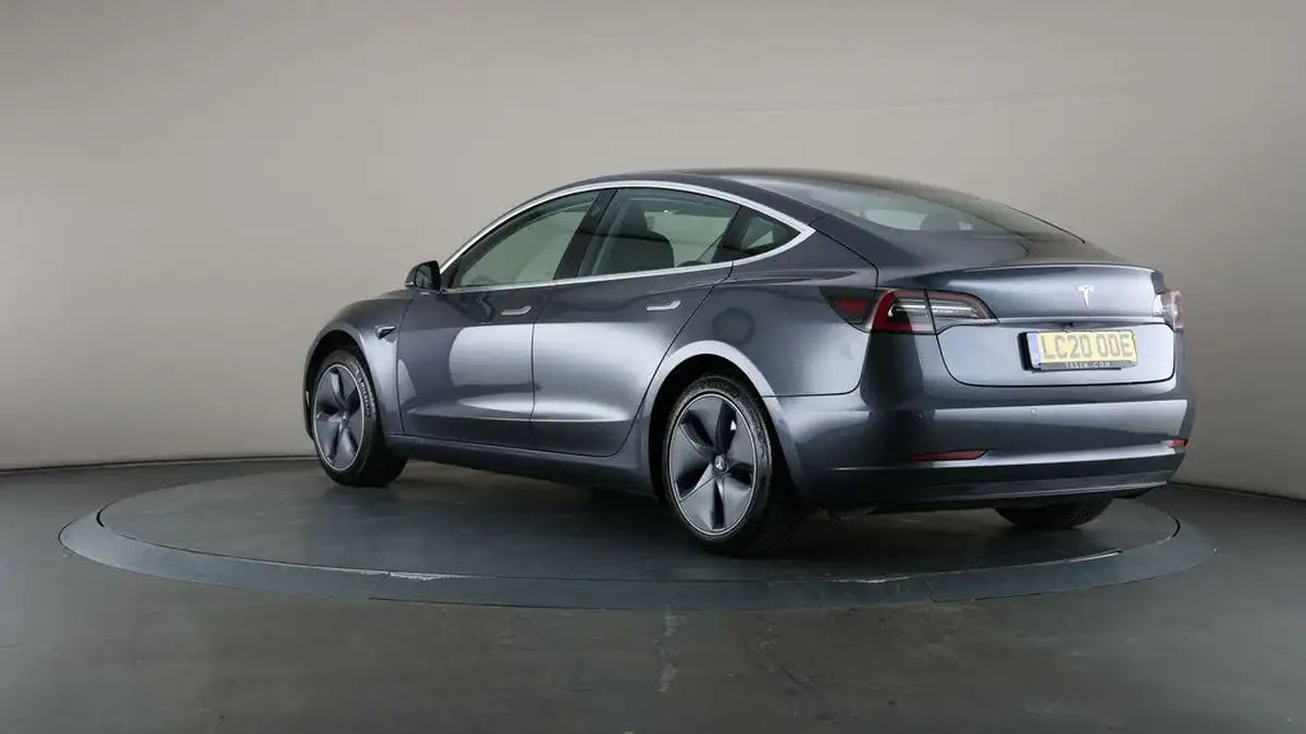 2020-tesla-model-3-e-standard-plus-big-69