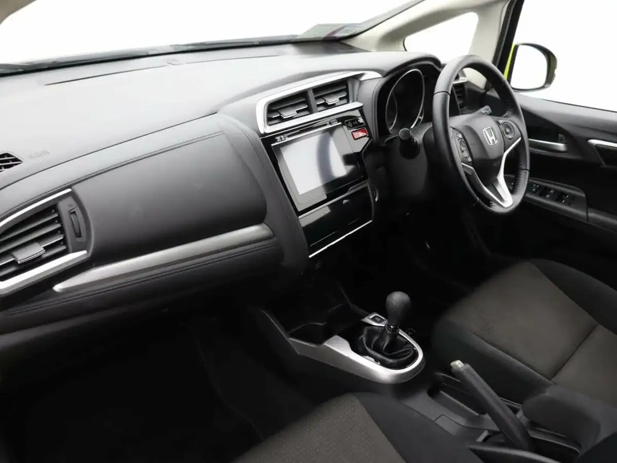 2017-honda-jazz-13-i-vtec-ex-navi-big-18