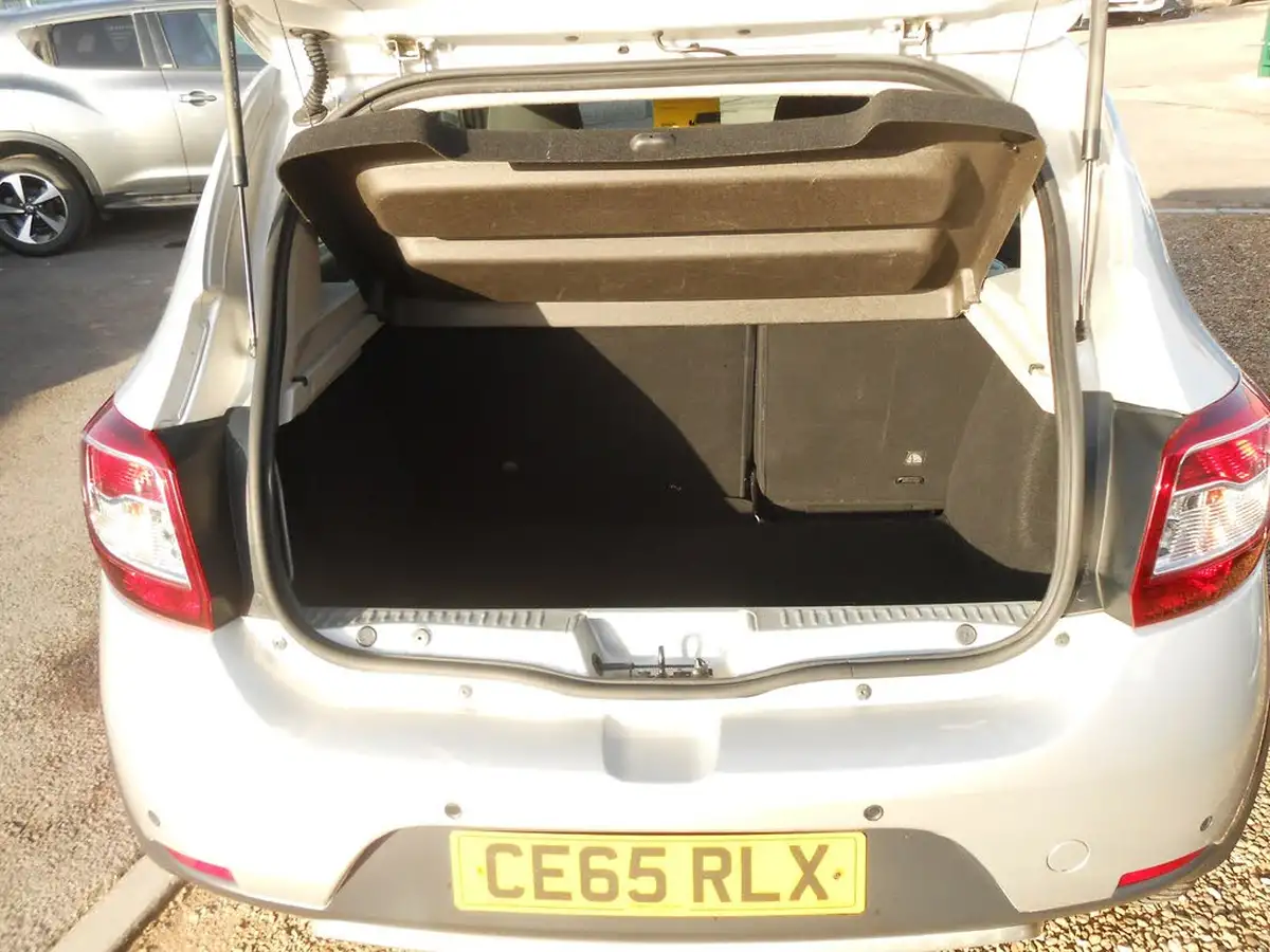 2015-dacia-sandero-stepway-15dci-laureate-big-17
