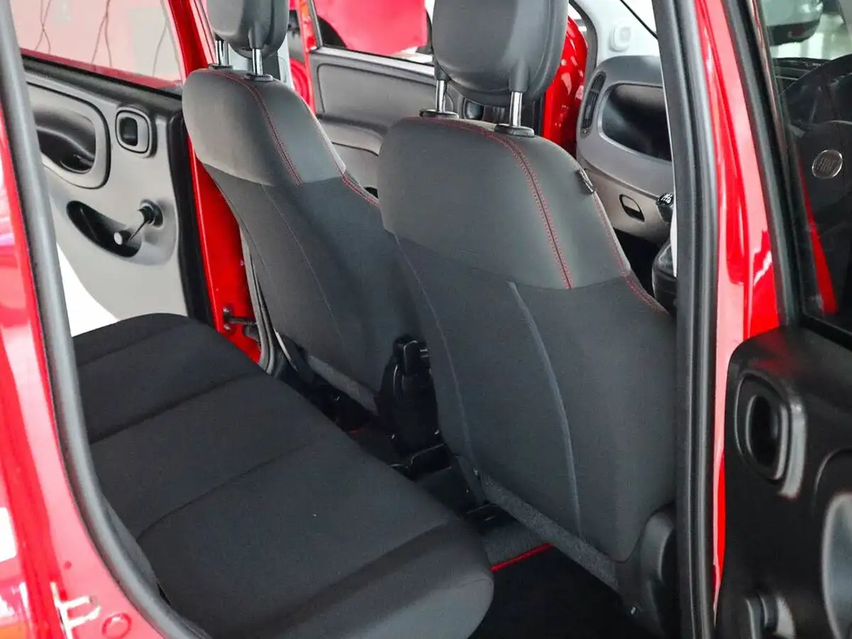 2022-fiat-panda-10-red-big-19