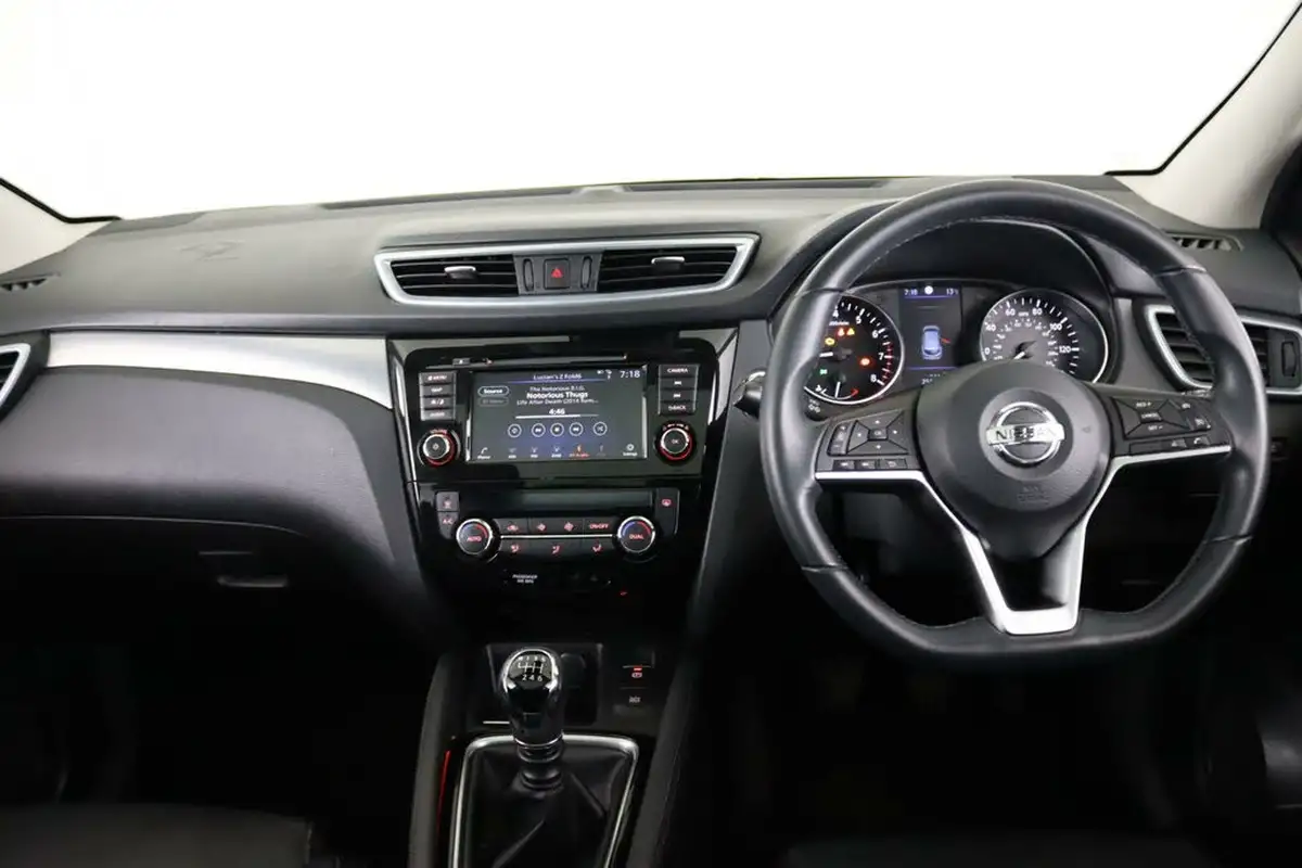 2021-nissan-qashqai-13-dig-t-n-motion-140ps-big-13