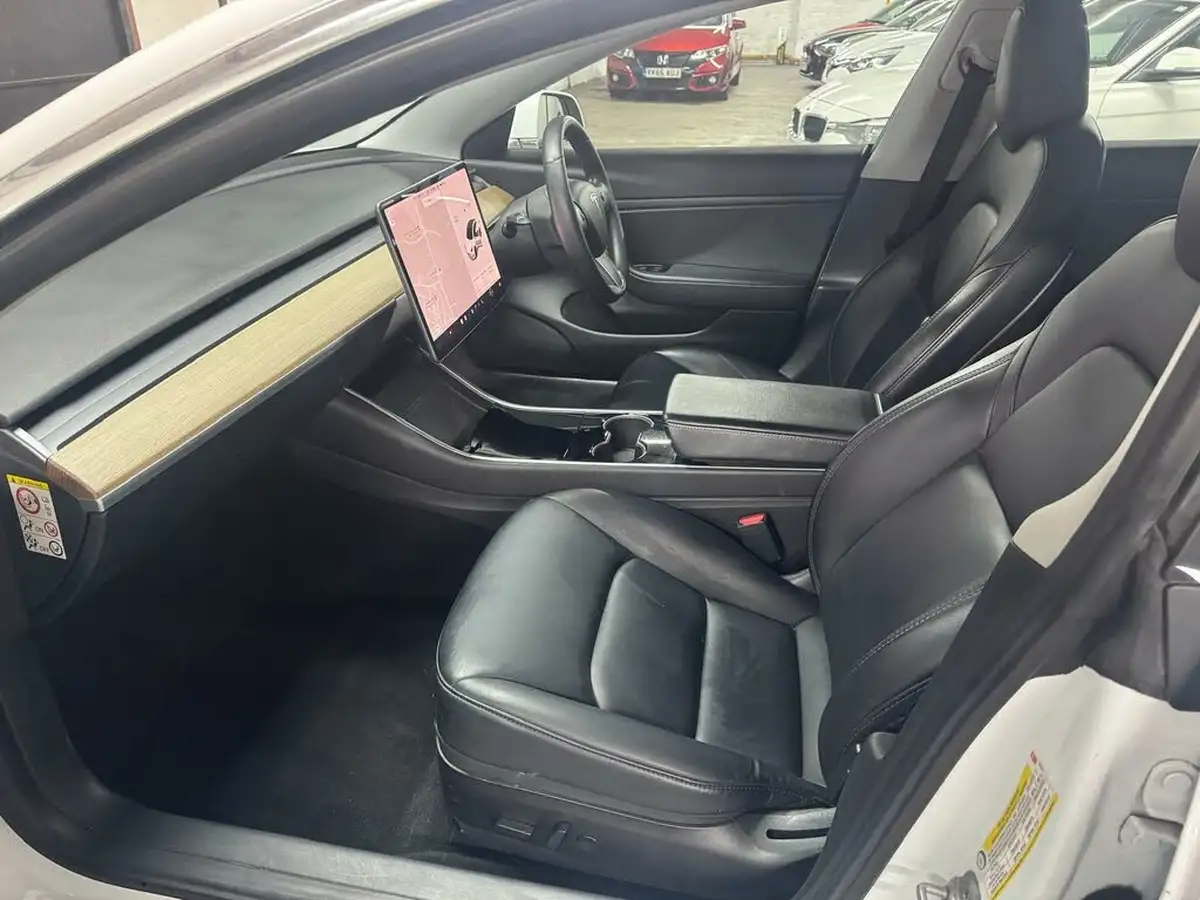 2019-tesla-model-3-e-standard-plus-big-53