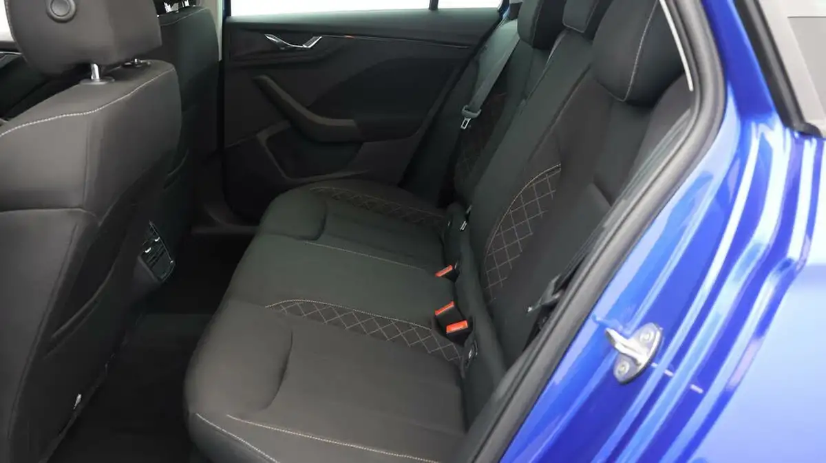 2021-skoda-kamiq-10-tsi-se-drive-109ps-dsg-big-15