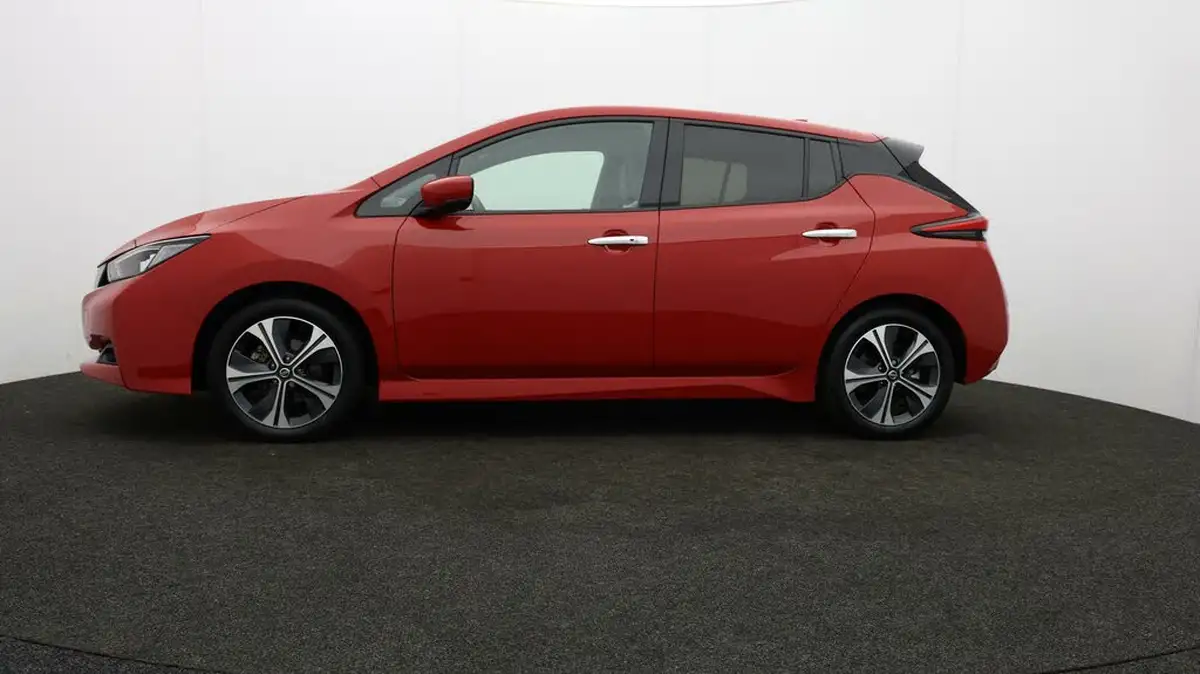 2022-nissan-leaf-e-tekna-big-66