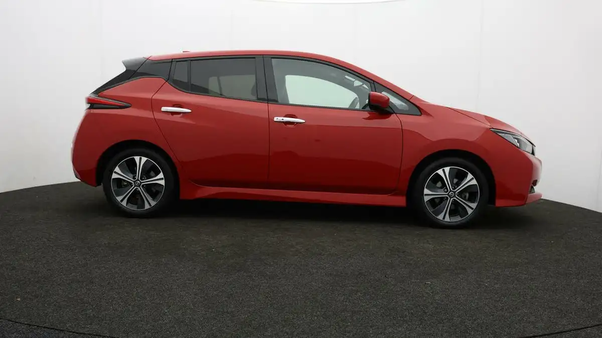 2022-nissan-leaf-e-tekna-big-38