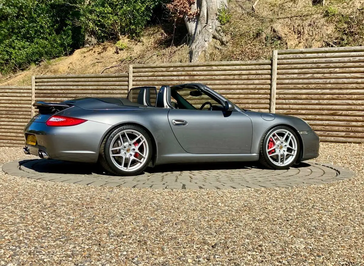 2010-porsche-911-38-carrera-s-cabriolet-auto-big-22