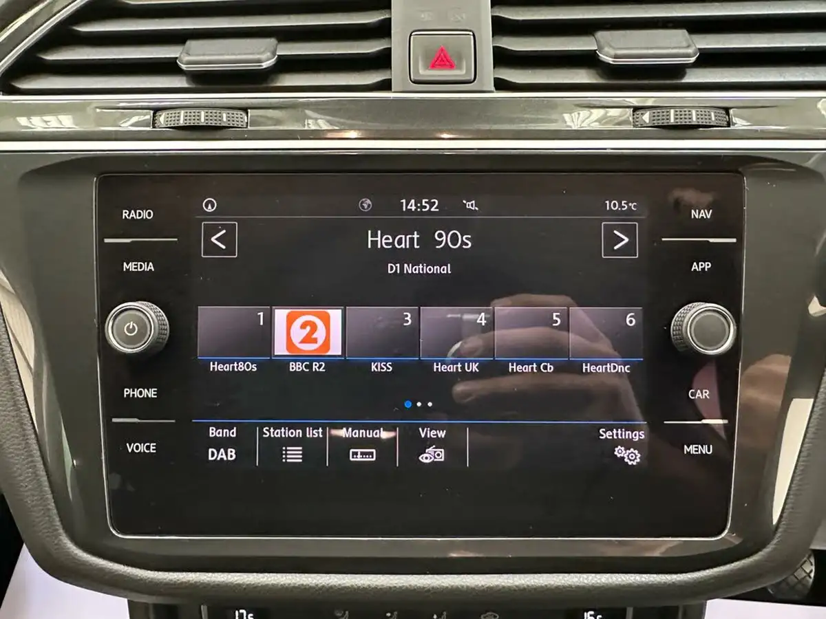 2018-volkswagen-tiguan-20tdi-se-navigation-150ps-ss-big-19