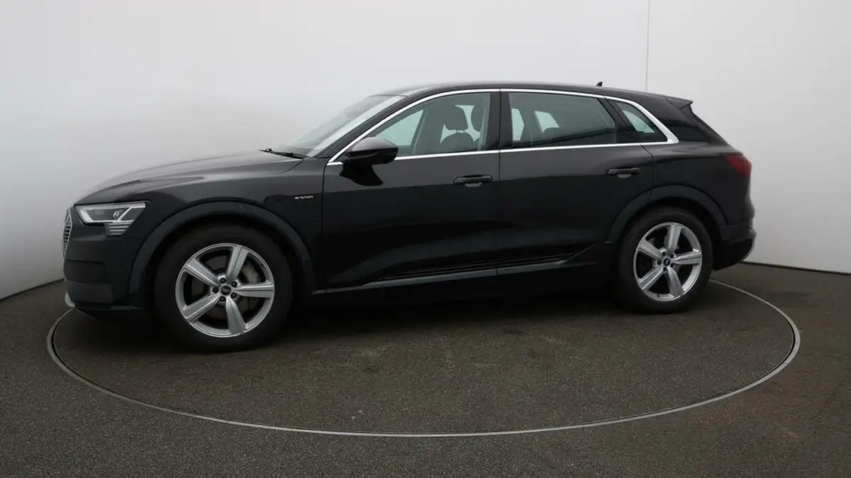 2021-audi-e-tron-55e-technik-station-wagon-big-56