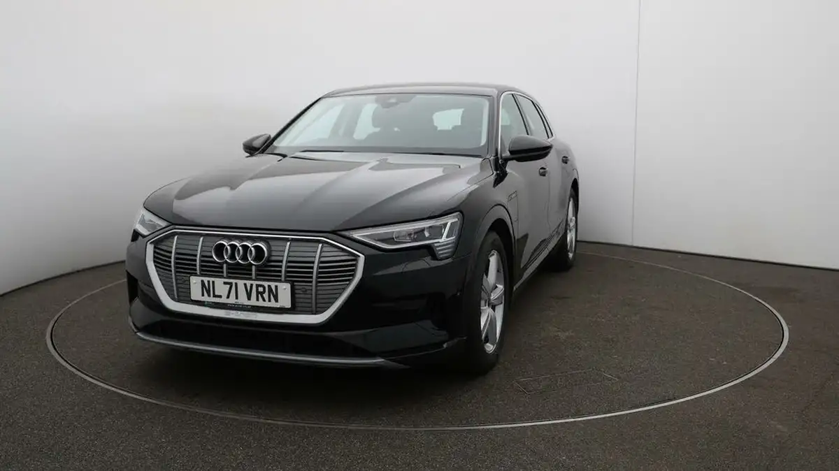 2021-audi-e-tron-55e-technik-station-wagon-big-28