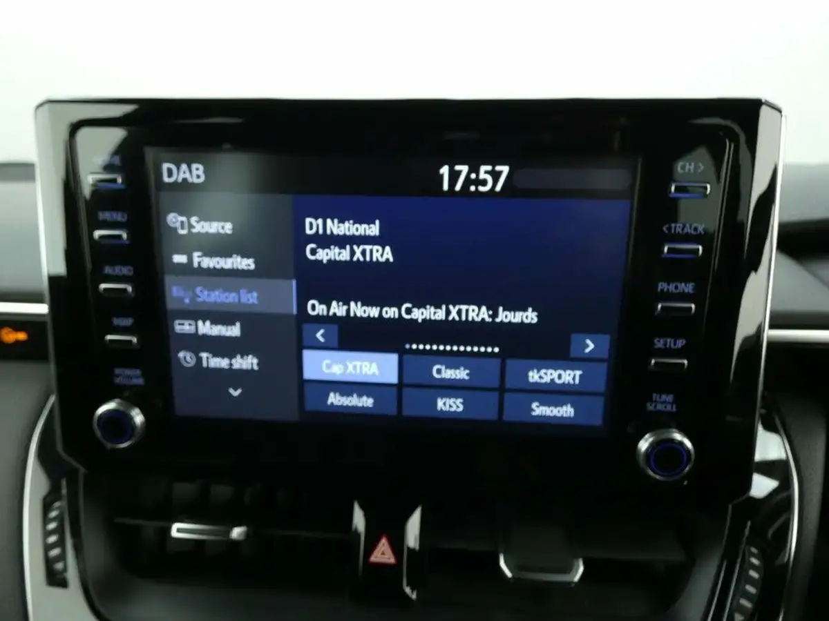 2021-suzuki-swace-18-sz-t-big-12