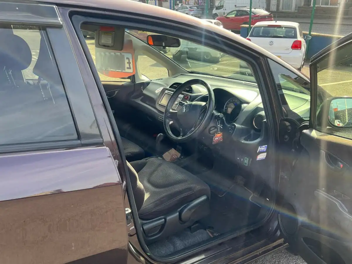 2013-honda-jazz-big-10