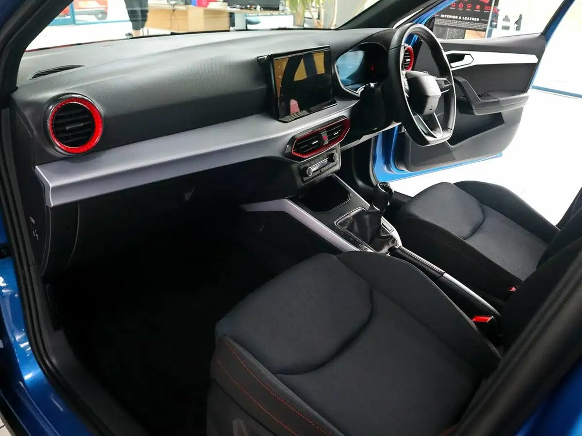 2023-seat-arona-10-tsi-fr-big-3
