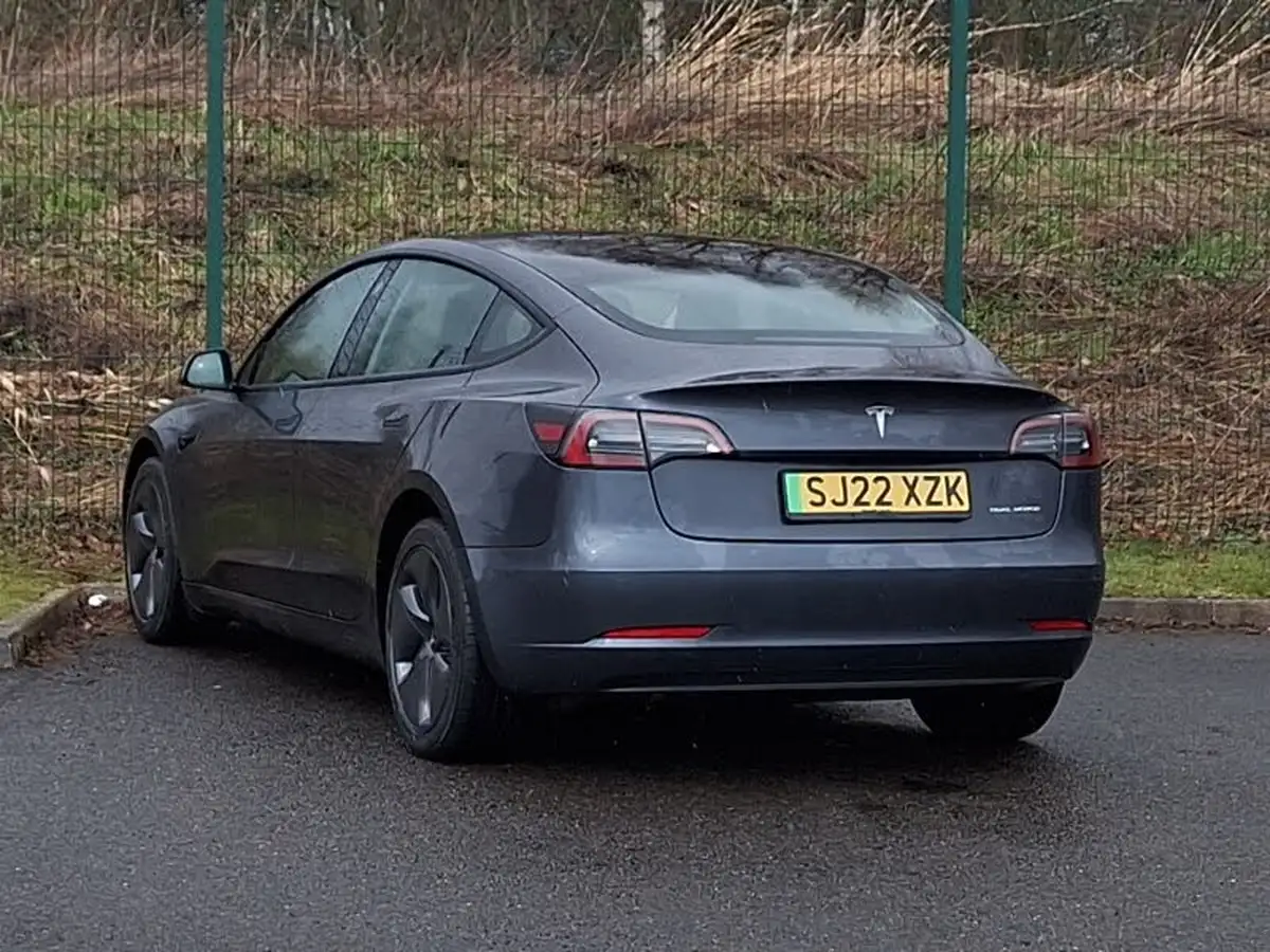 2022-tesla-model-3-e-long-range-big-1