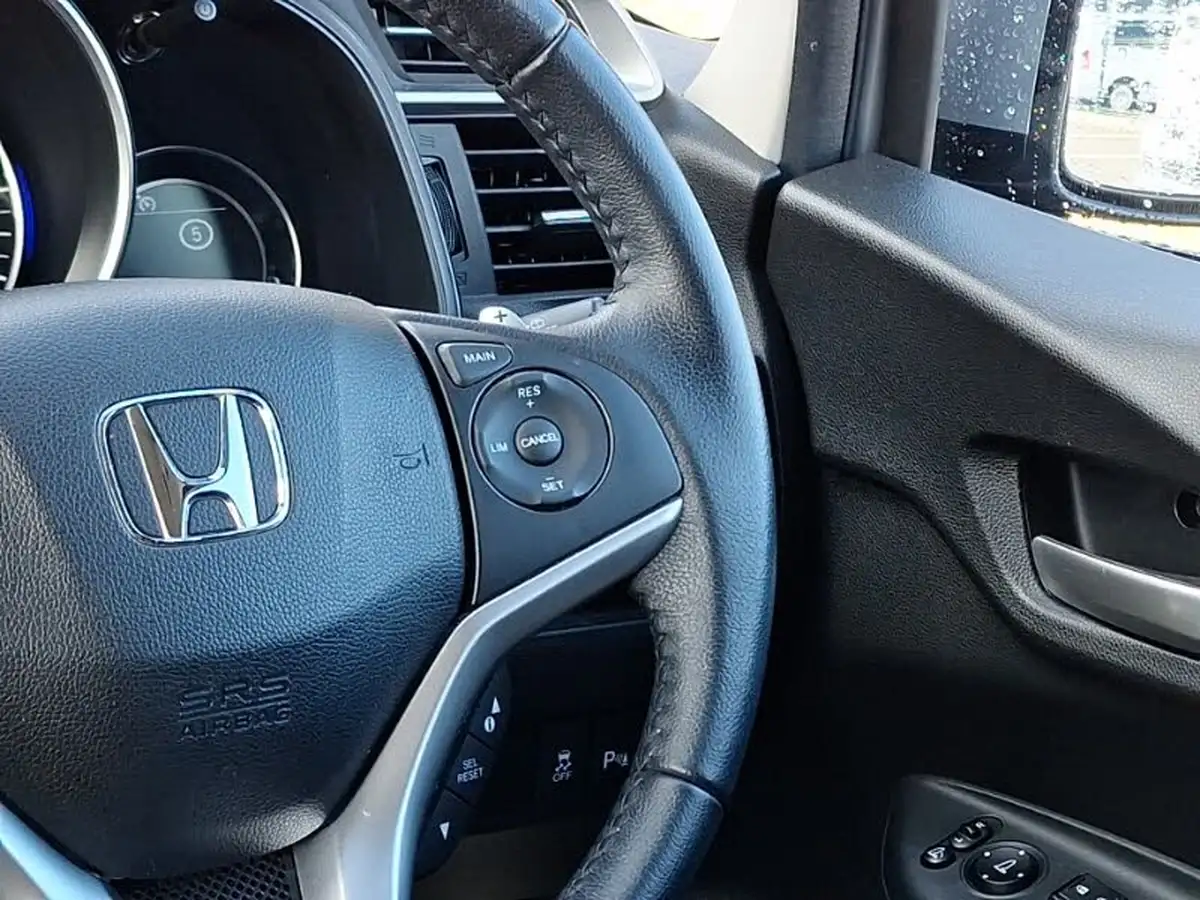 2019-honda-jazz-13-i-vtec-ex-cvt-big-10