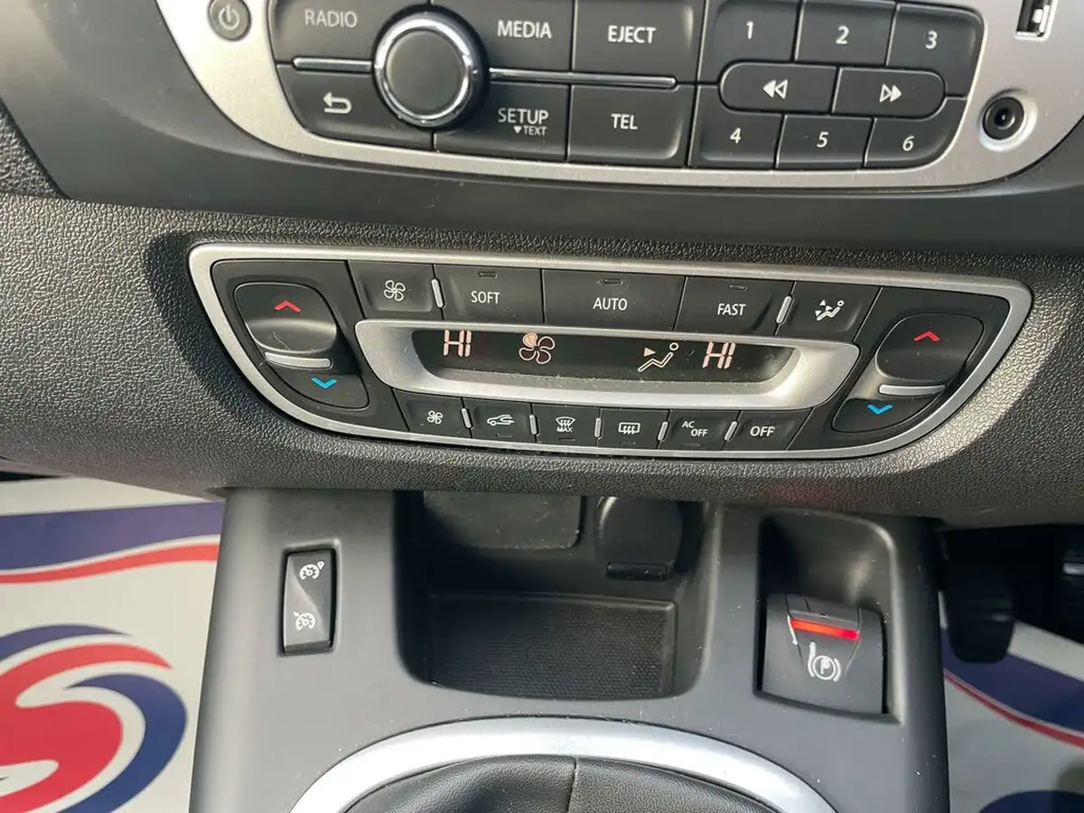 2014-renault-scenic-15td-dynamique-tom-tom-energy-ss-big-26