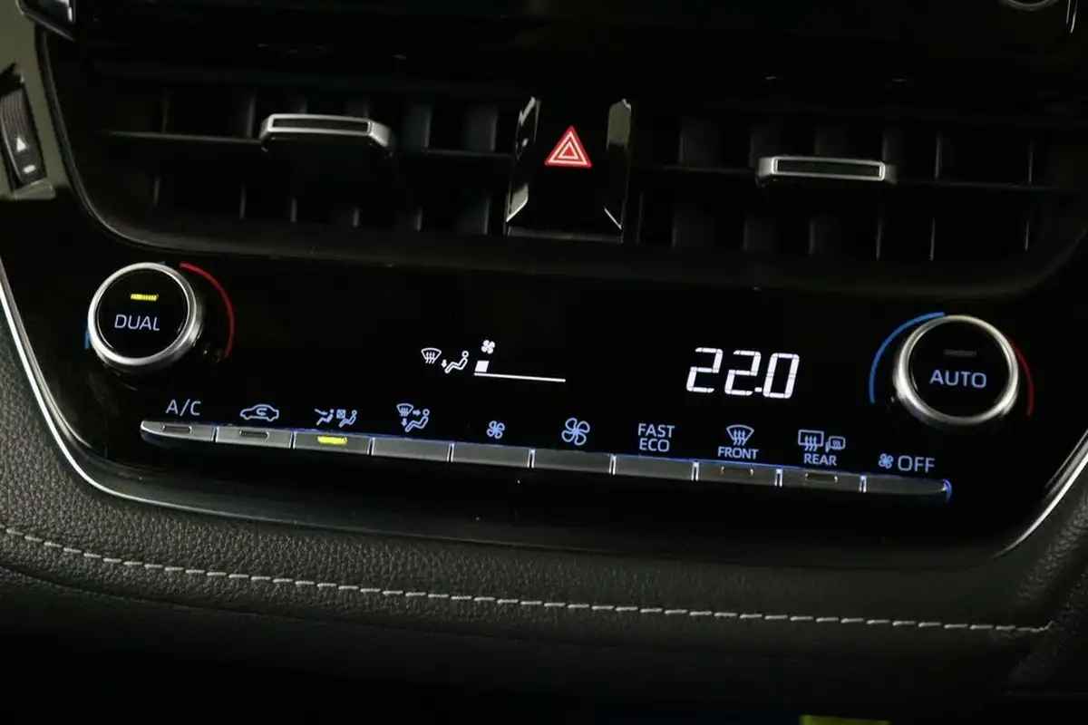 2021-suzuki-swace-18-sz5-big-25