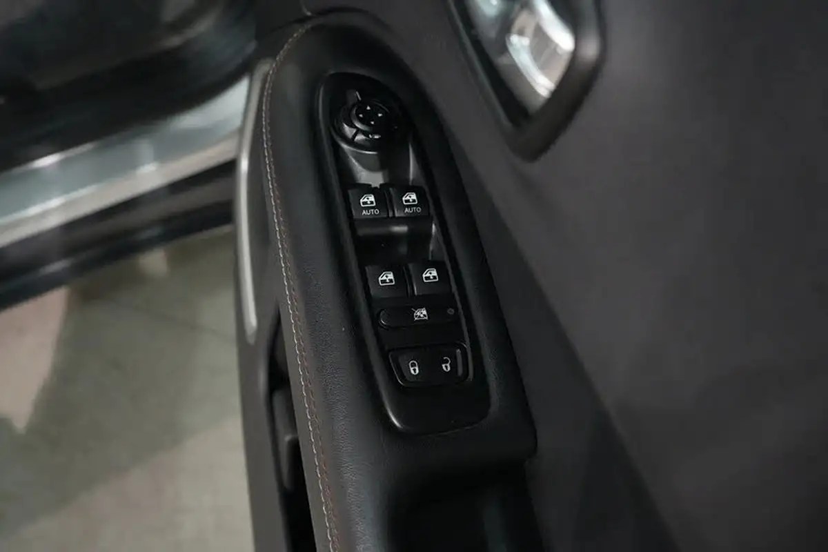 2019-jeep-compass-14-multiair-ii-longitude-big-31